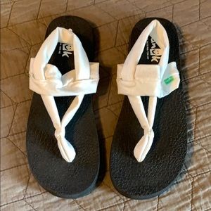 Sanuk sling sandals